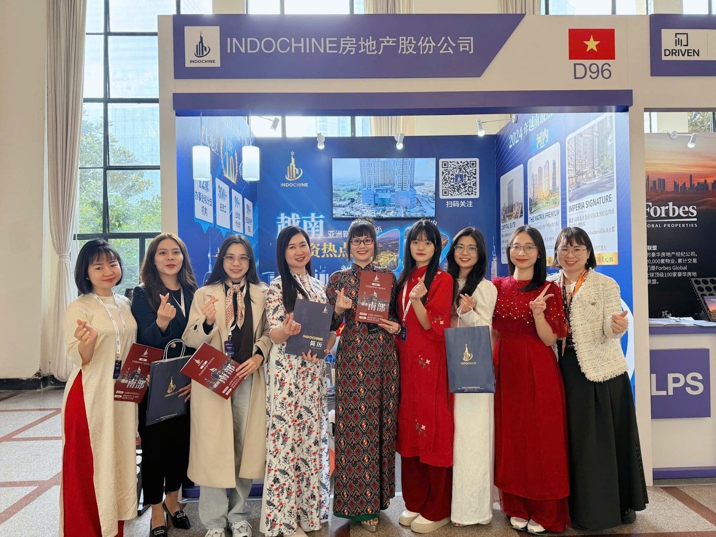 上海展会 · 奥黛迎宾